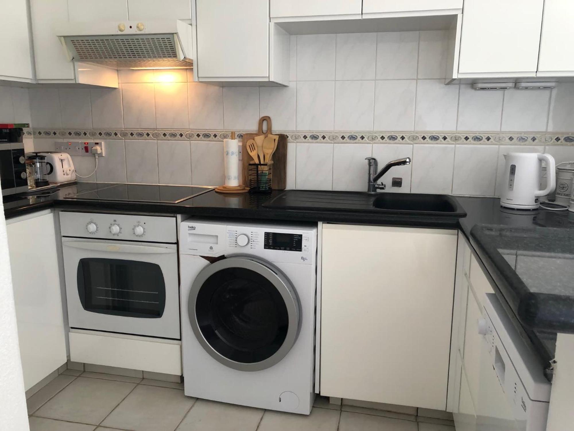 Stylish 3br - Modern Decor Balcony & Pool - Close To The And Amenities * Paphos