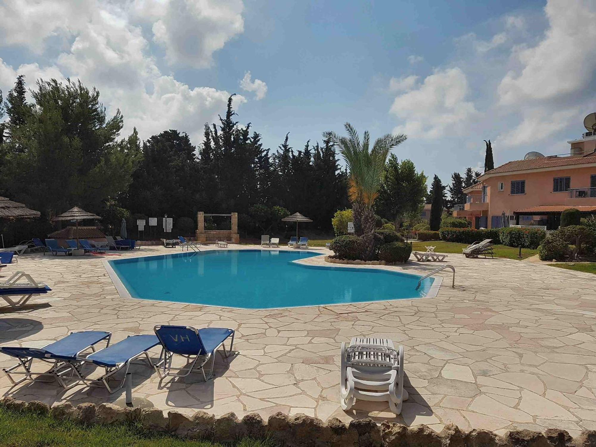 Stylish 3br - Modern Decor Balcony & Pool - Close To The And Amenities *